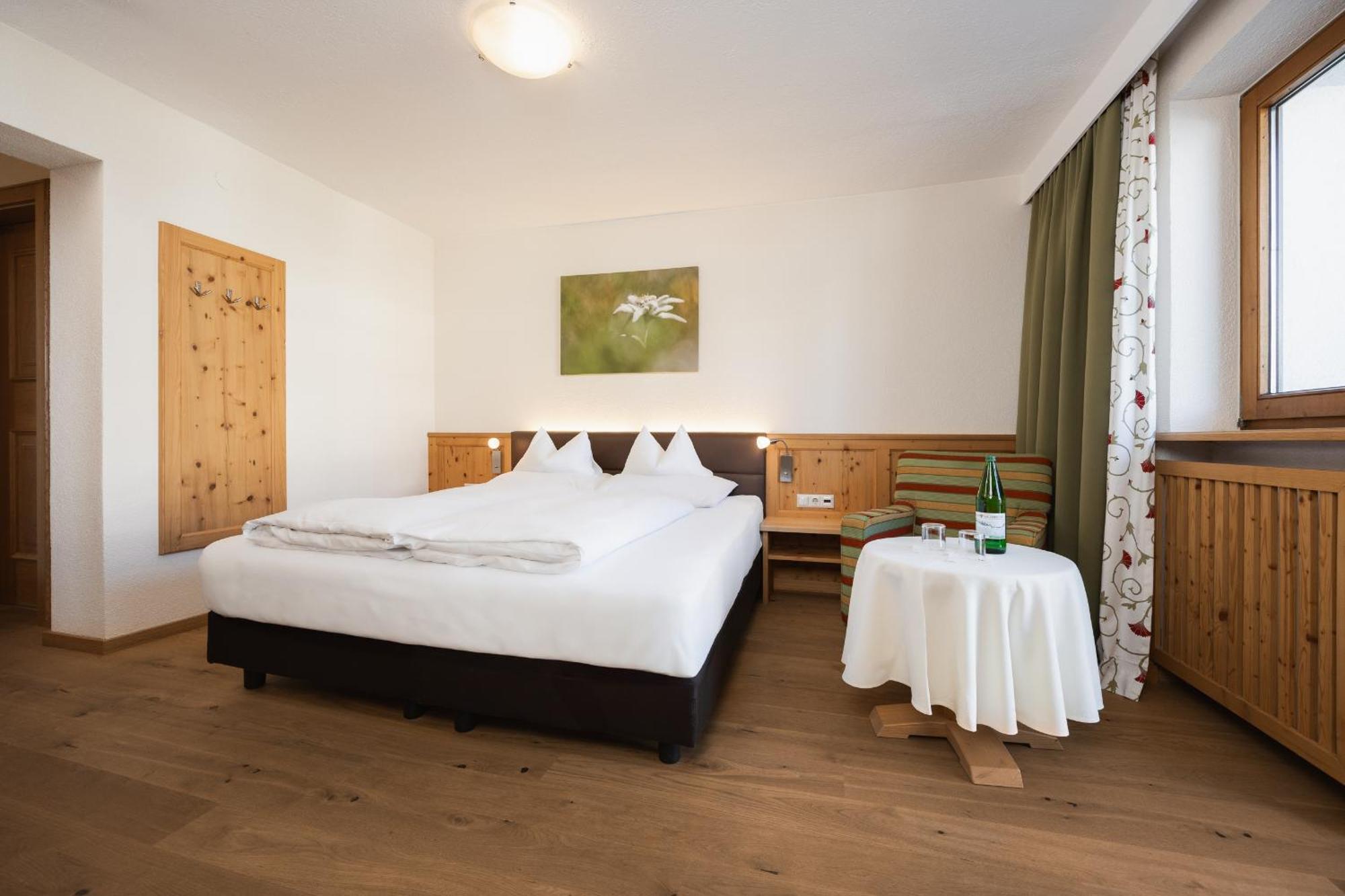Hotel Bergblick 4 Sterne Superior Fiss Exterior photo