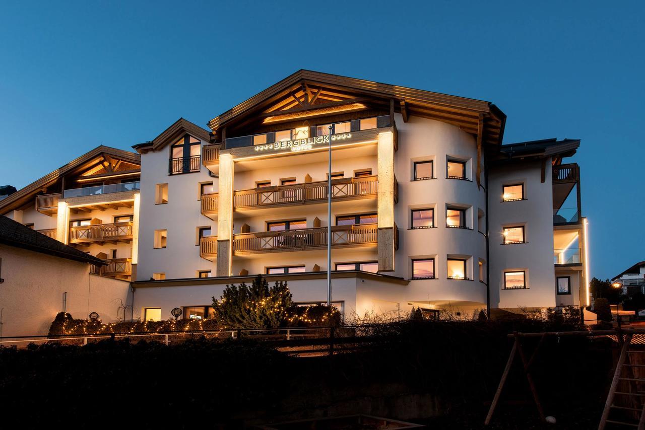 Hotel Bergblick 4 Sterne Superior Fiss Exterior photo